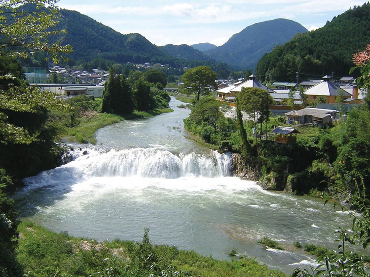 Furikusa River and Tsuta no Fuchi
